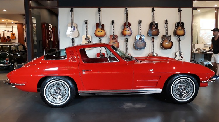 C2 coupe Corvette in red