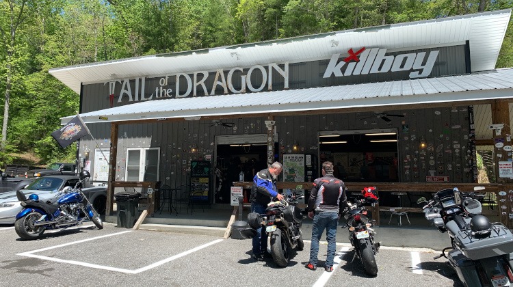 Store at the Tail of the Dragon, Deals Gap