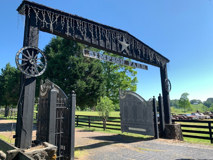 Entrance to the Simpson Farm for rusted vehicles