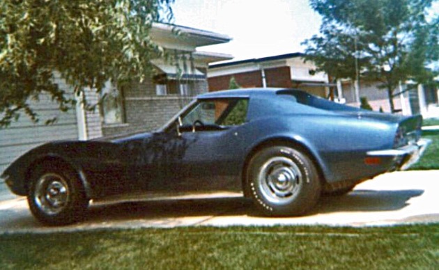 Third-generation 1970 blue Corvette