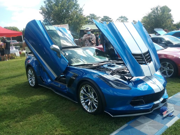 Seventh-generation Corvette with racing stripes