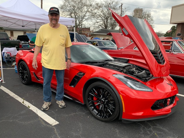2017 Seventh-generation Torch Red Z06 optioned Corvette