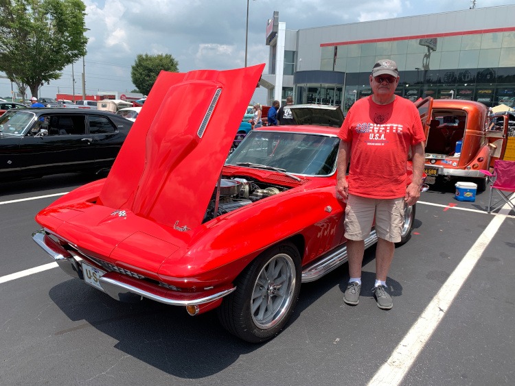 Second-generation Rally Red Corvette coupe