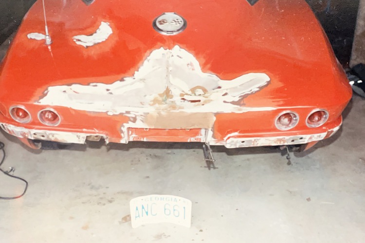 Partially fixed tail section of a 1963 Corvette