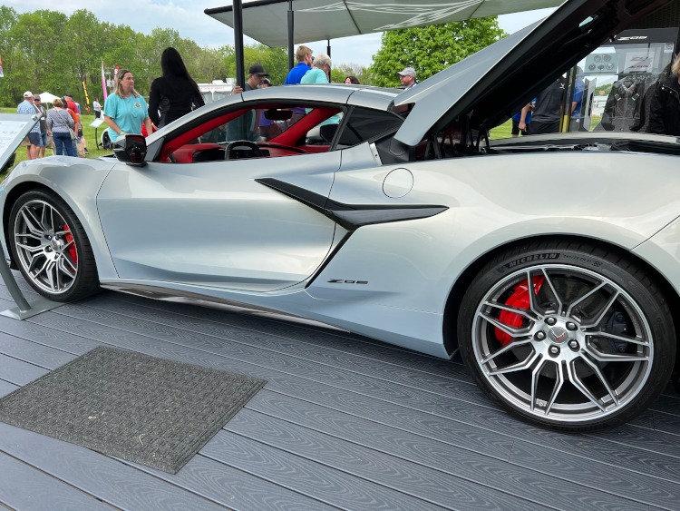 2023 Z06 Corvette in Silver Flair Metallic