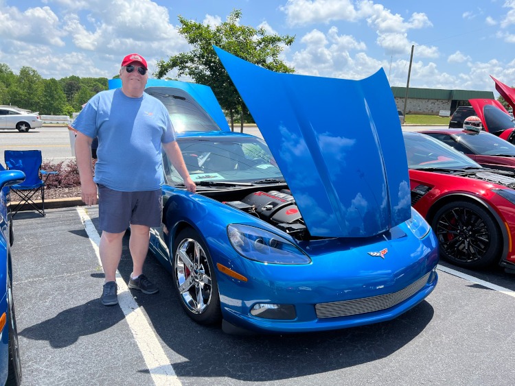 Seventh-generation blue Corvette coupe