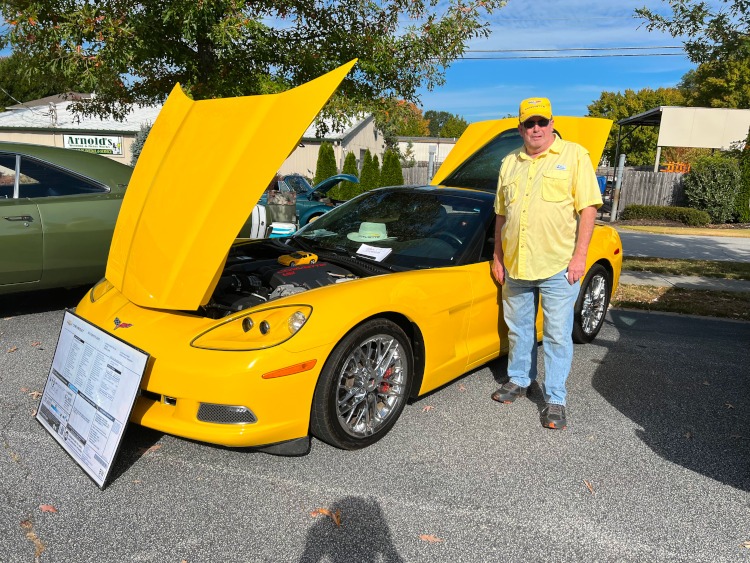 Sixth-generation Yellow Corvette coupe