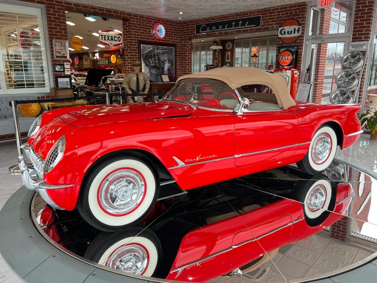 '50s era Corvette on a mirrored turnstile.