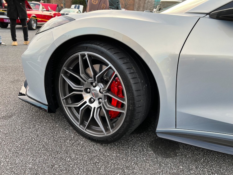 The front wheel of an eighth-generation Z06 Corvette.