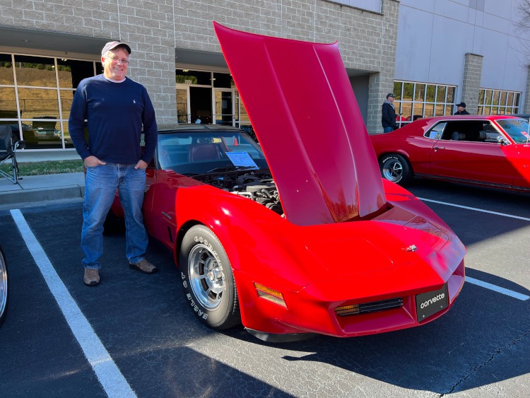 Third-generation Corvette coupe in red.