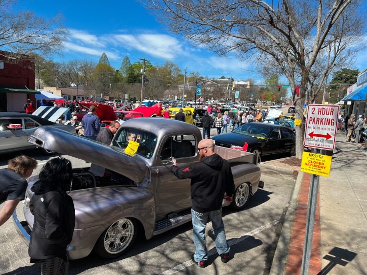 Downtown Monroe car show crowd