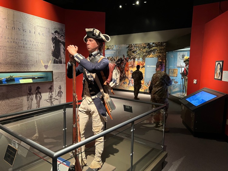 A static display of a Revolutionary War soldier.